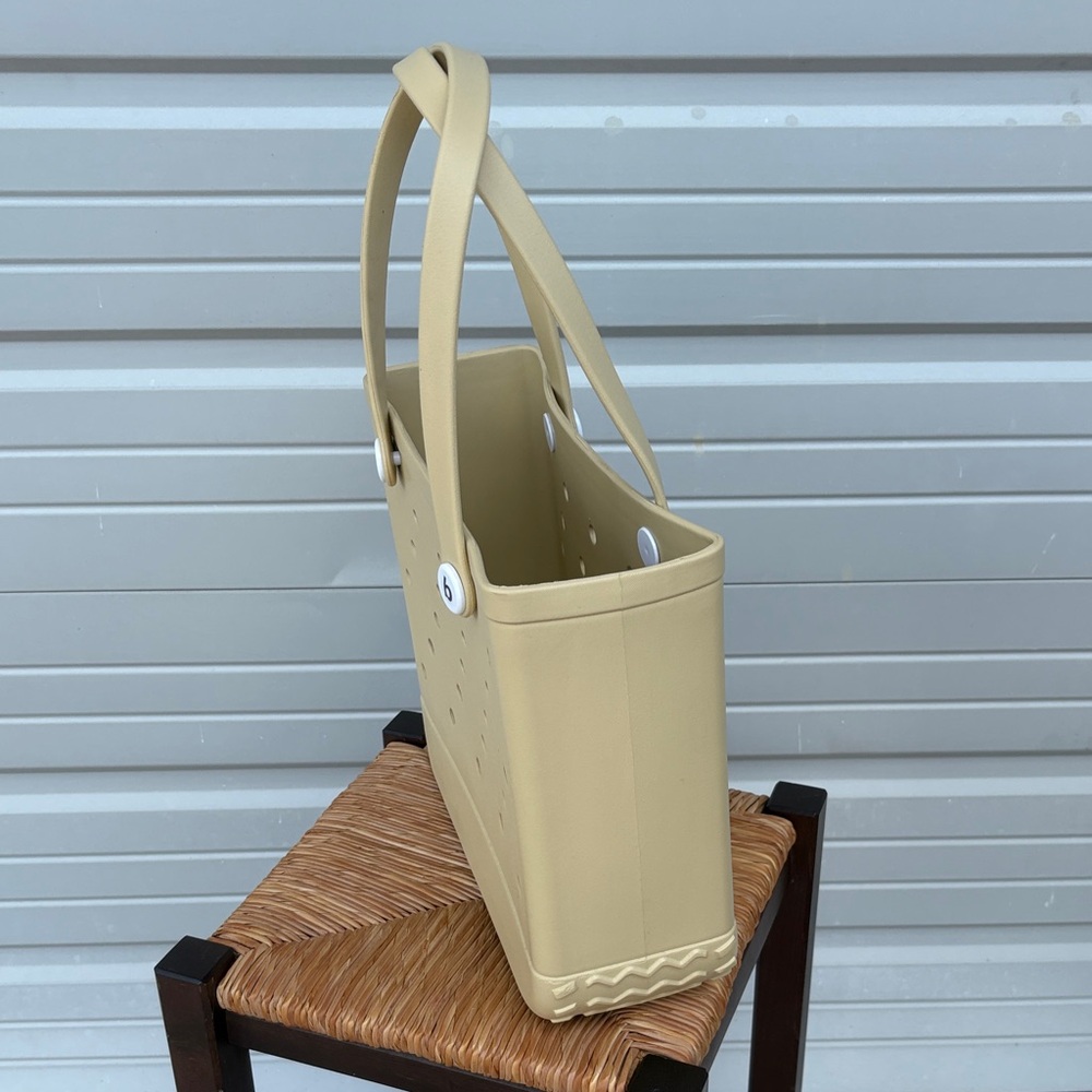 Stylish Tan Tote Bag - Picture 3 of 4